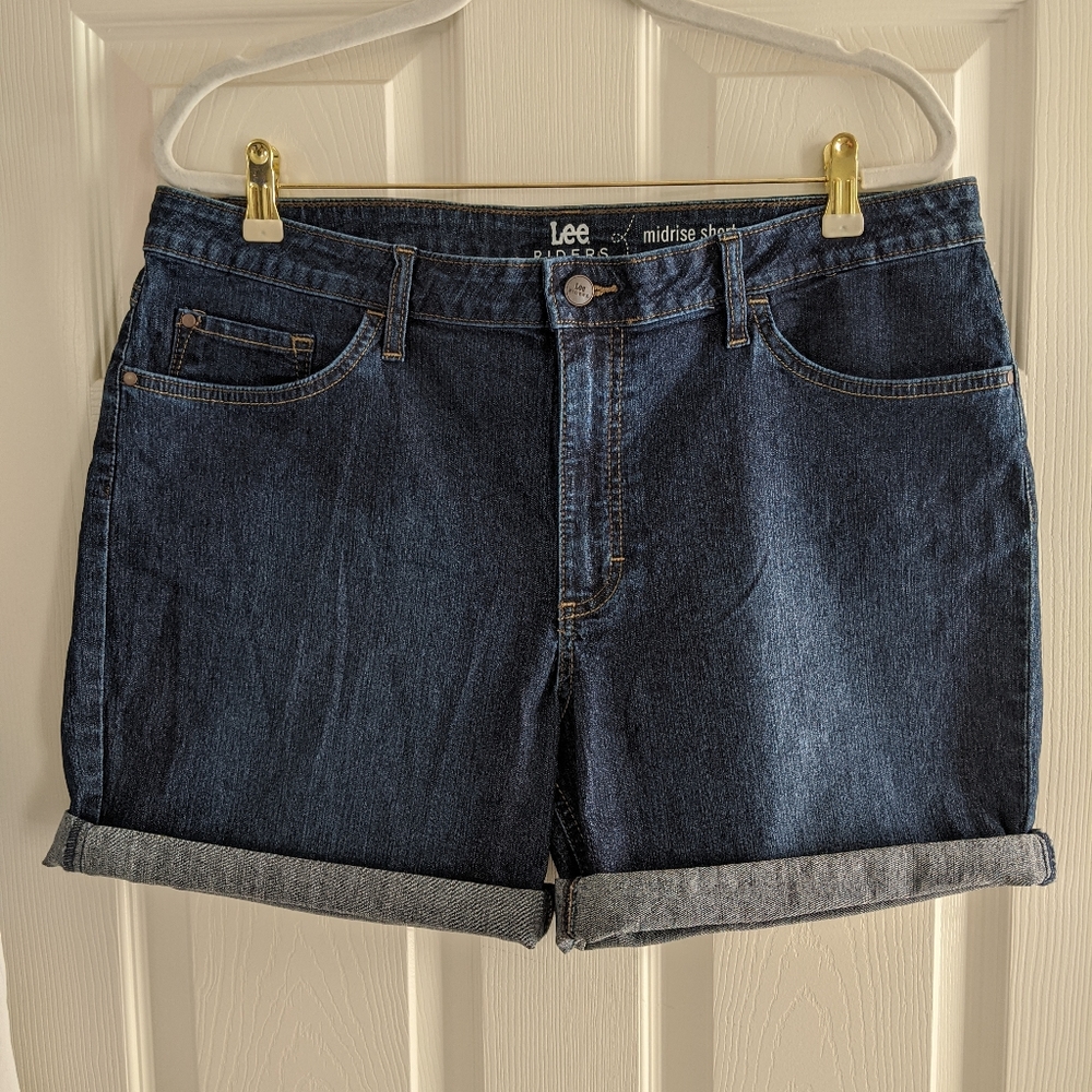 NWOT Lee Riders Mid-rise Denim Shorts, Size 18M
